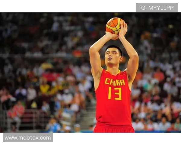 姚明2013年重返火箭队的传奇时刻与篮球生涯的辉煌回顾