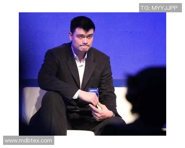 姚明对奥拉朱旺的评价做出回应强调尊重与学习的重要性